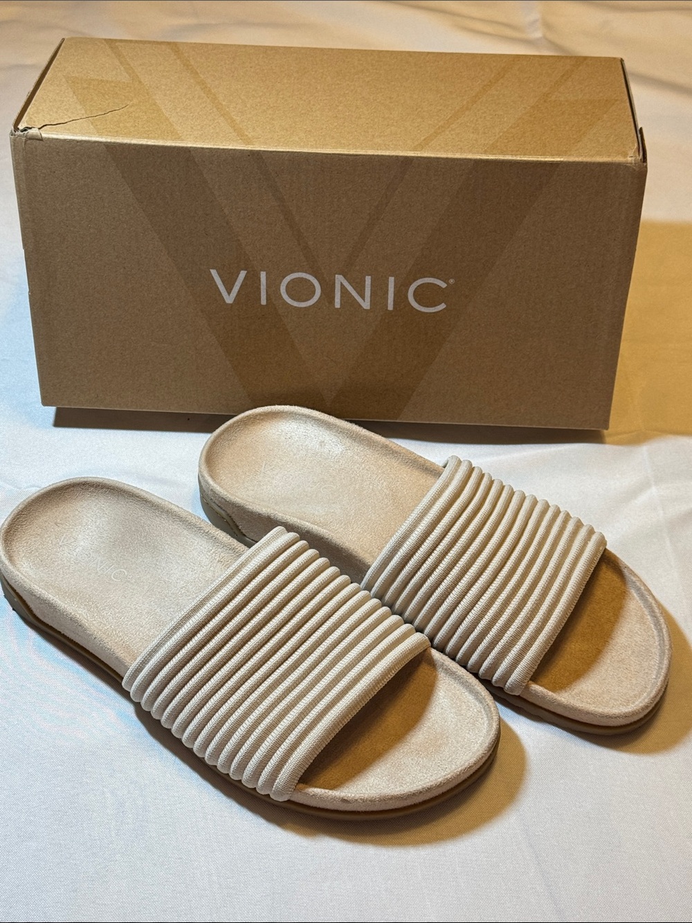 Vionic Women's Neutral Ribbed Strap Slide Sandals - Beige